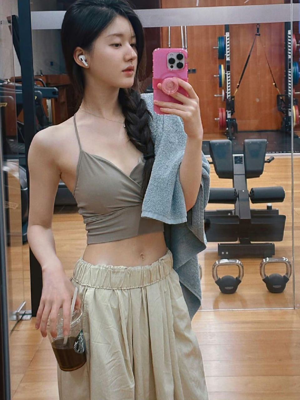 赵露思私服两则