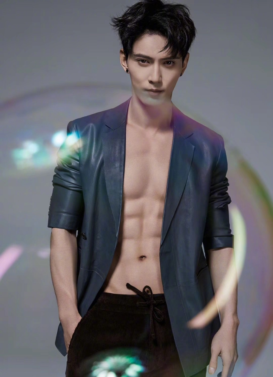 男明星# #肌肉男#  #徐正溪# 这个年近40岁男人的身材真不赖哦,内娱