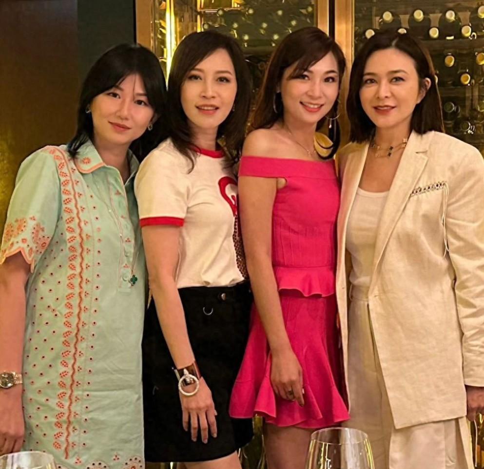 李嘉欣闺蜜近400平豪宅曝光!奢侈又有艺术品味,狗狗也浑身品牌