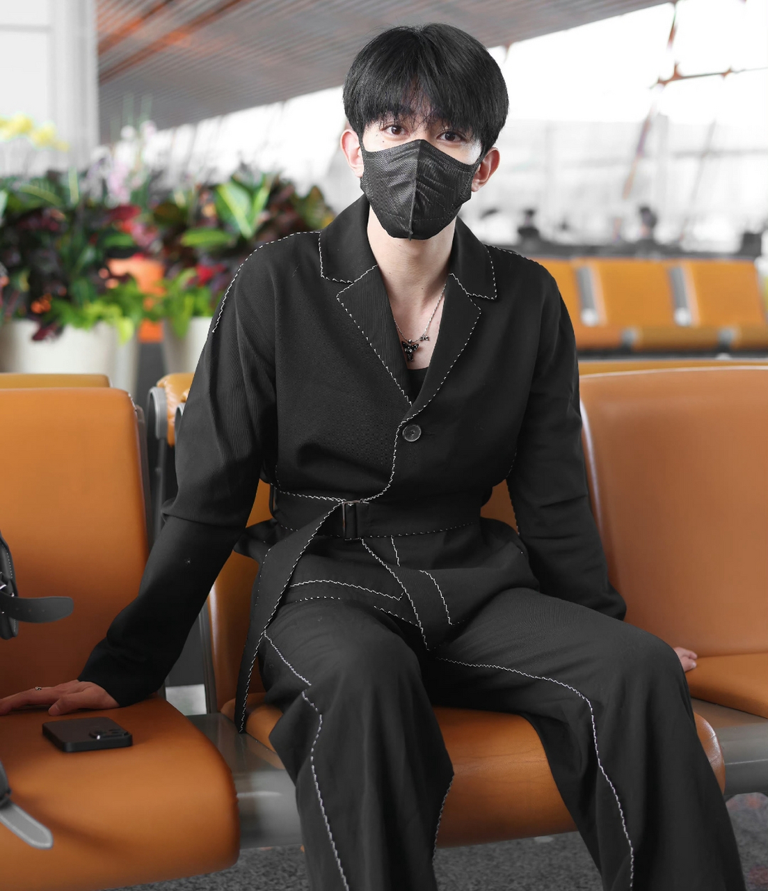 夏之光和肖战一个团队的,他如果想要当顶流就得学学肖战的高情商!