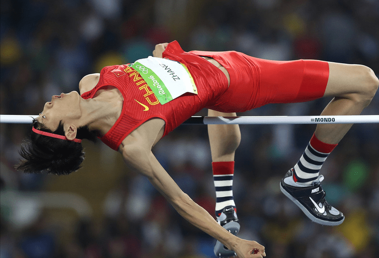 "跳高王子"朱建华:退役定居美国,为养家回国创业,现状如何?