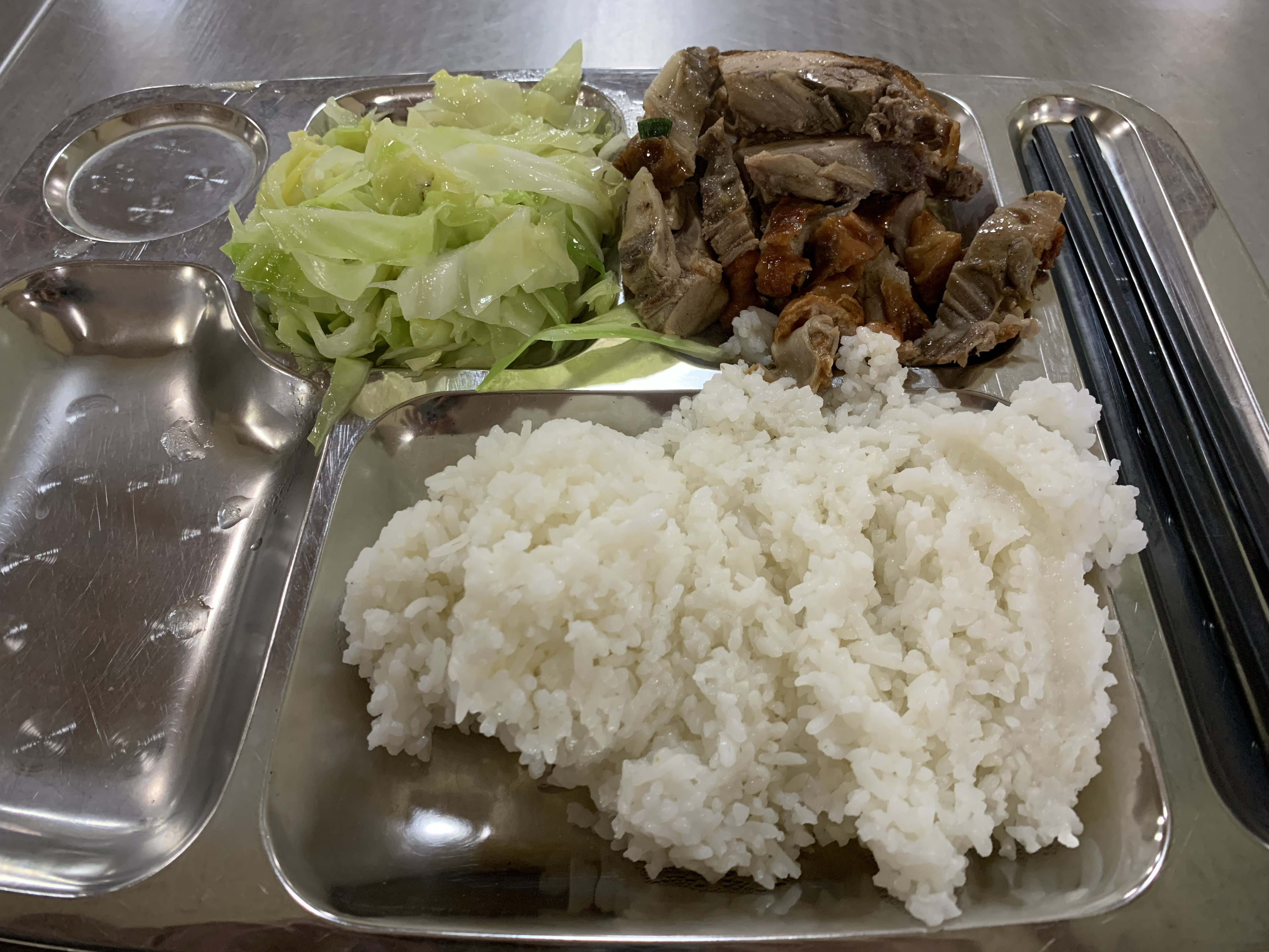 每天一肉一素一两饭,好吃又营养,而且只要6.5元,饭堂太好了