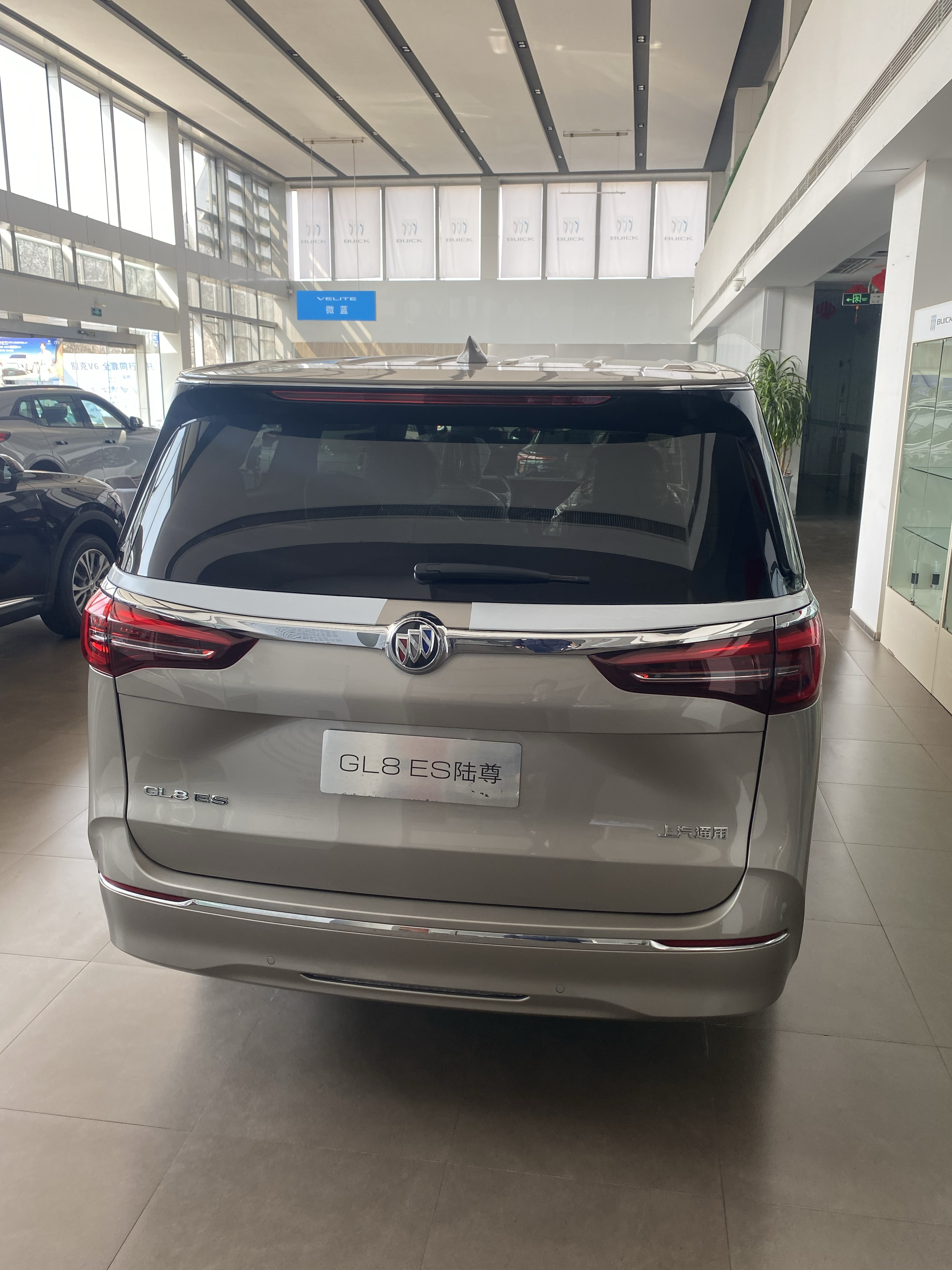 买商务不就得选择gl8嘛