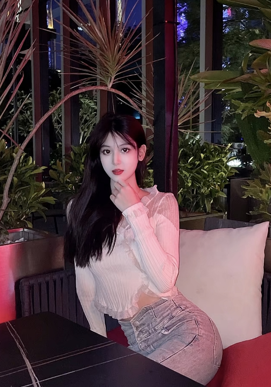 车模小姐姐生活照