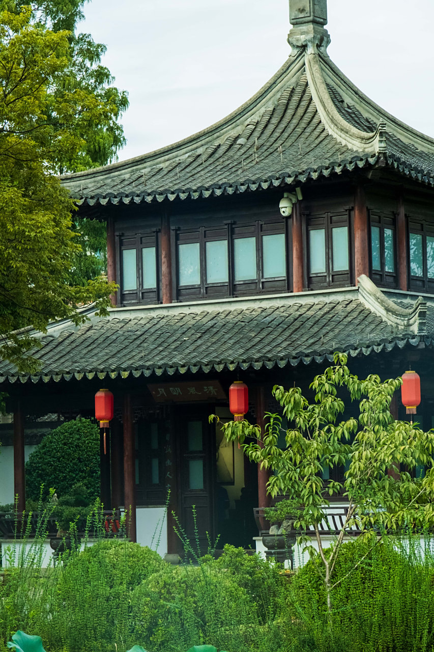 78苏州常熟的赵园曾园是两座相邻的园林,两两想通,是来常熟游玩必