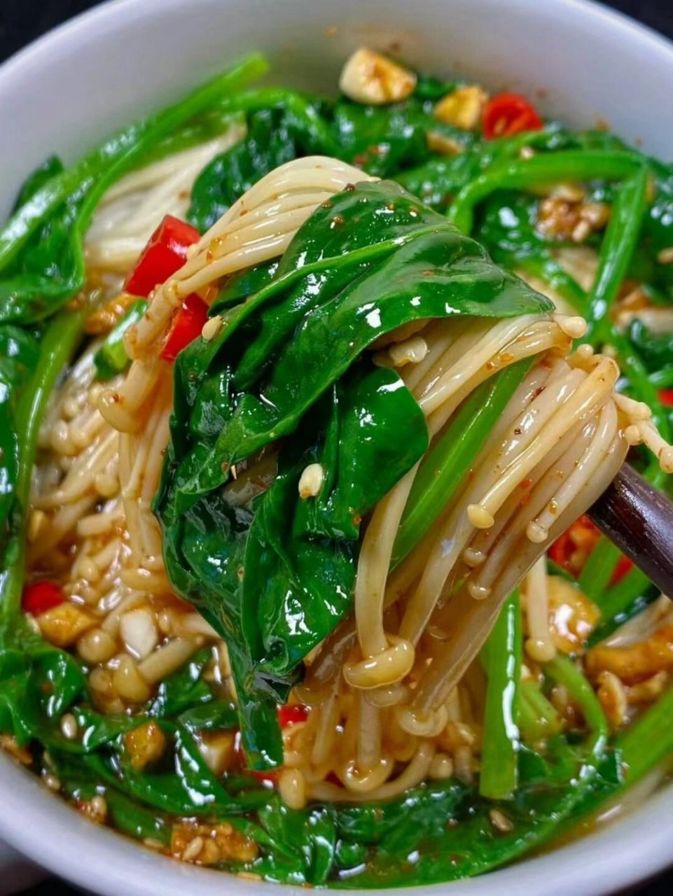 酸辣凉拌菠菜金针菇