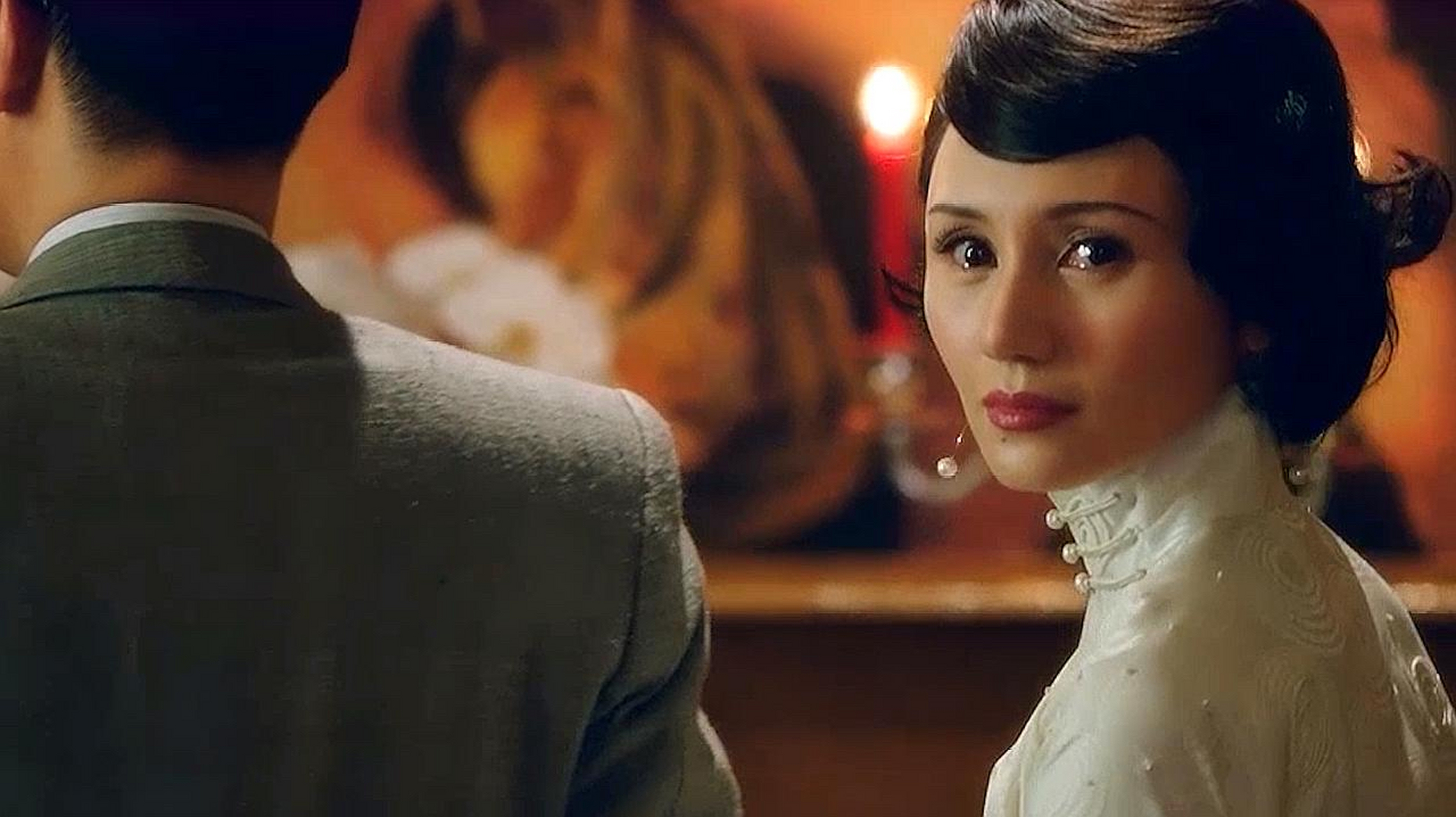 《大上海》的一眼万年,据说袁泉的这个眼神戏连周润发都接不住