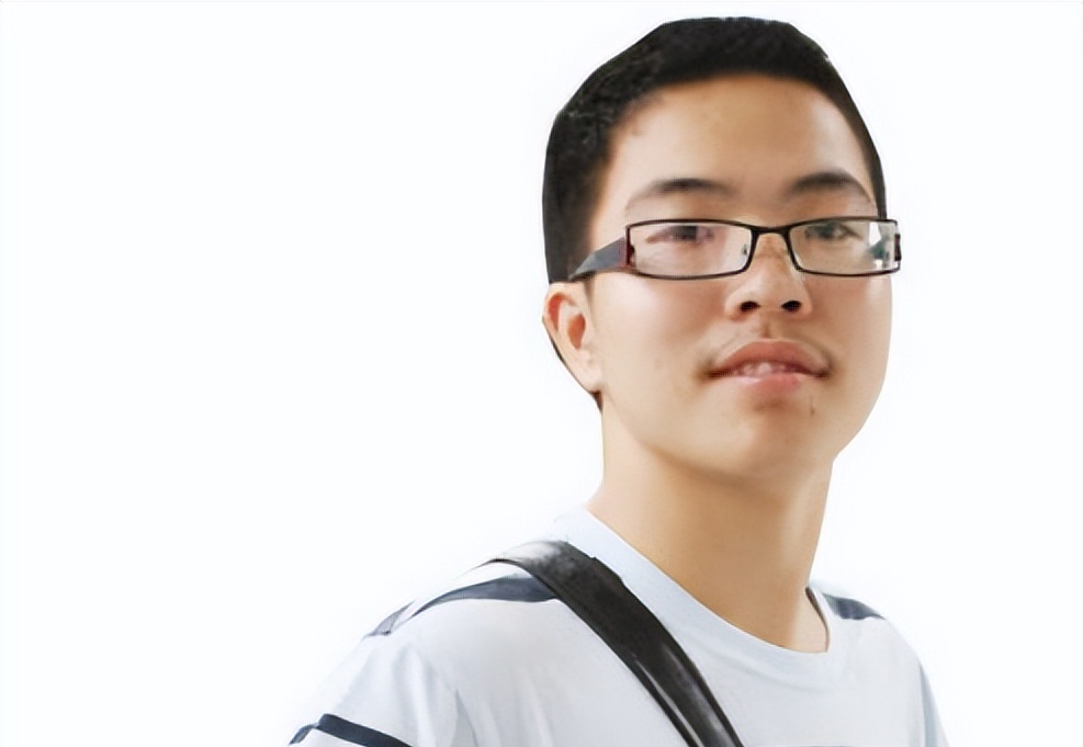 回顾江苏考生王云飞高考写755字文言文拒绝北大特招现状如何