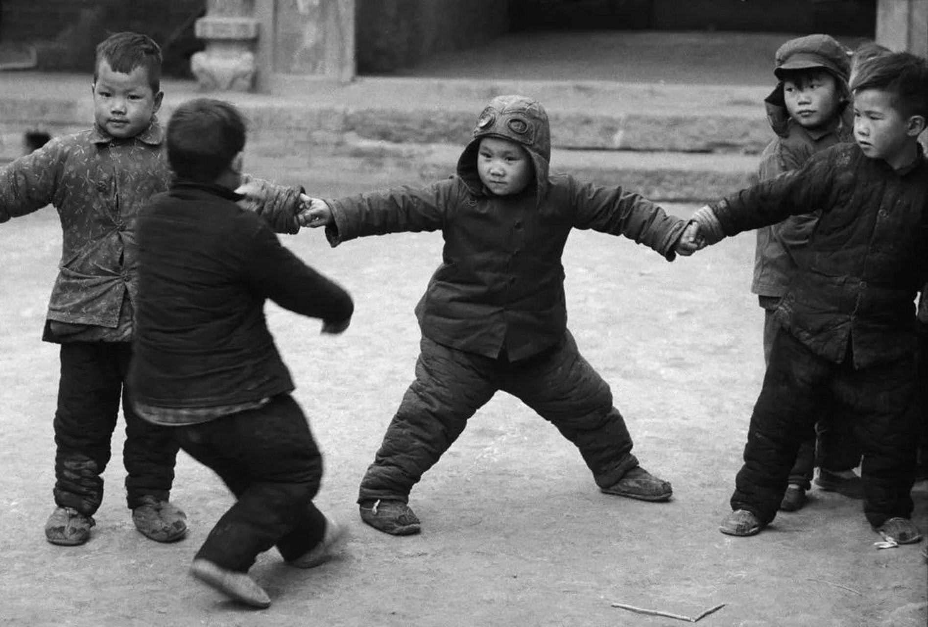 60年代的中国与人们想象的不同,米饭不足但吃得饱,人们热情互助,生活