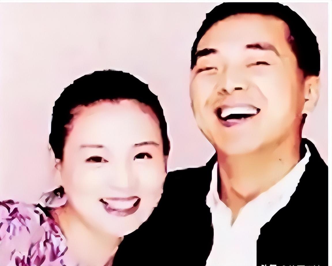 回顾演员赵明明嫁给英宁离婚那天抱着女儿大哭54岁依旧单身