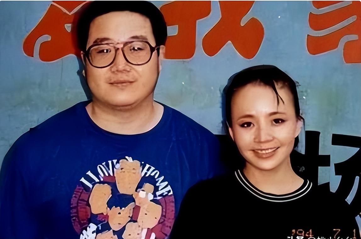 回顾演员赵明明嫁给英宁离婚那天抱着女儿大哭54岁依旧单身