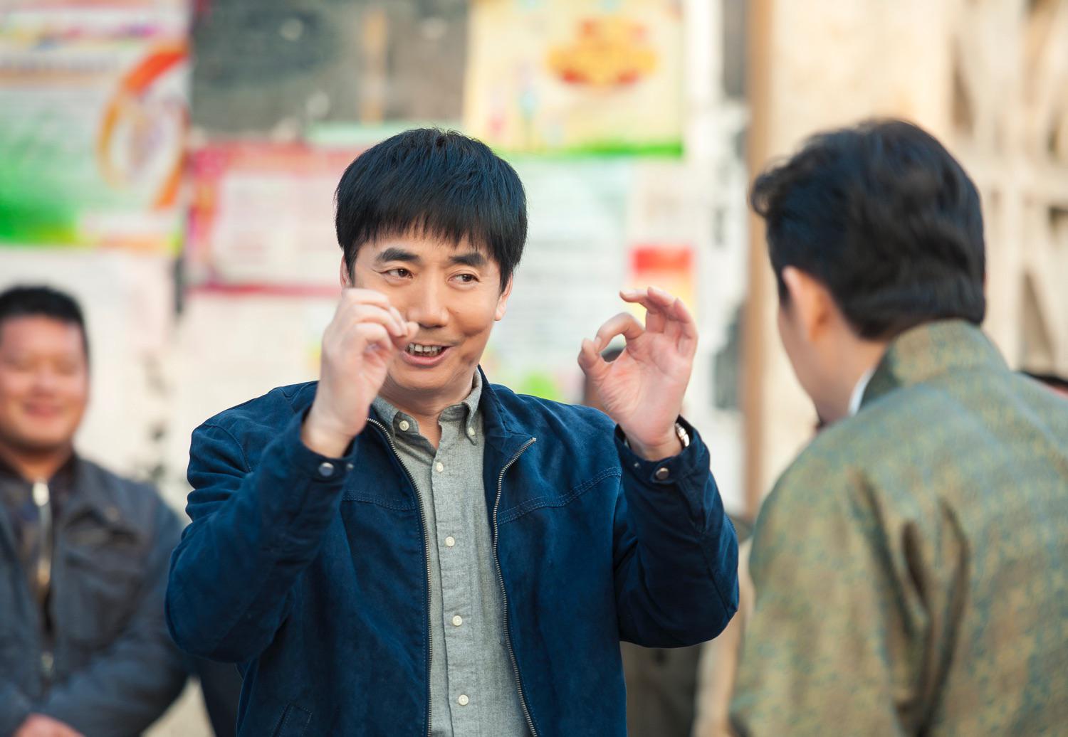 回顾范明:娶大6岁二婚女当老婆,对继子视如己出,今继子成国家骄傲