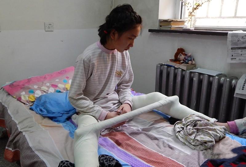 回顾湖南小伙帮新疆残疾姑娘11年用77张照片记录女孩的重生路