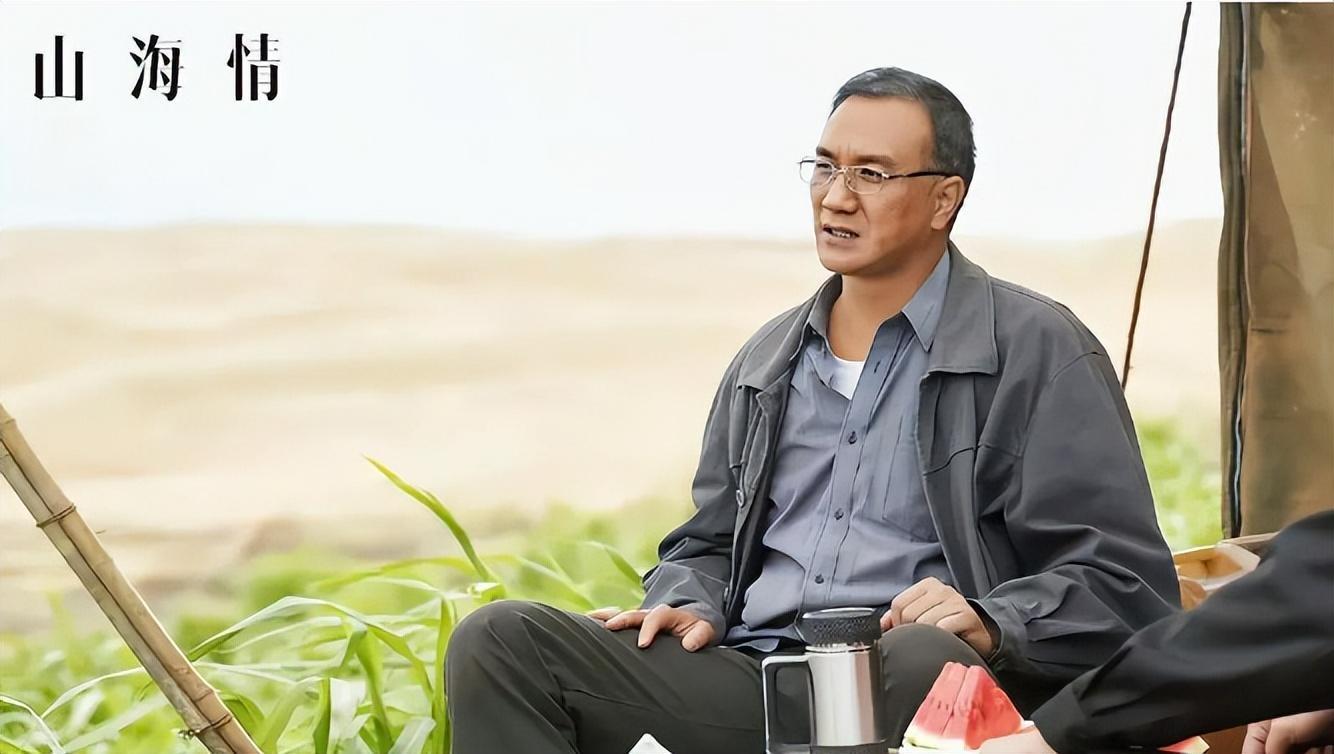 回顾演员黄觉放弃周迅徐静蕾转身娶小14岁娇妻他有什么魅力