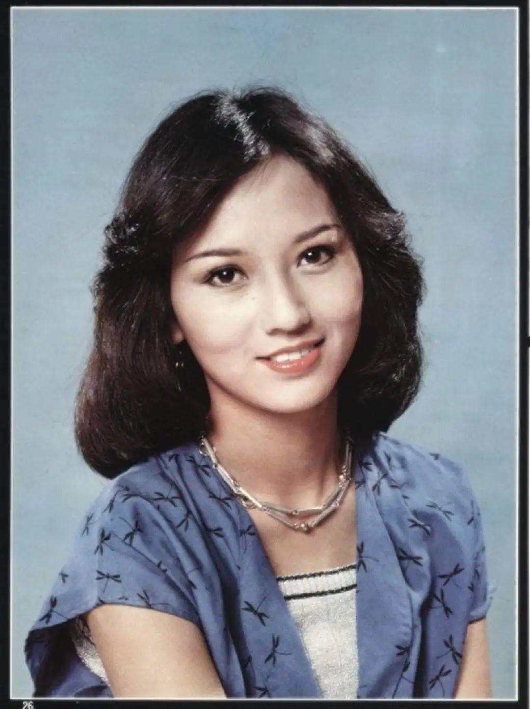 回顾赵雅芝的3个儿子:长子47岁次子44岁,小儿子37岁,个个让她骄傲