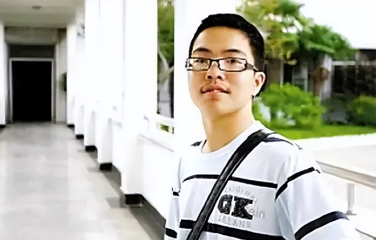 回顾江苏考生王云飞高考写755字文言文拒绝北大特招现状如何