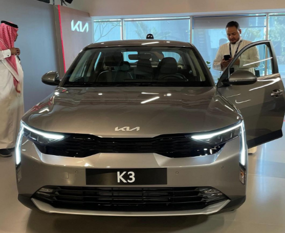 全新起亚k3亮相,搭载三种动力组合,外观内饰都很时尚