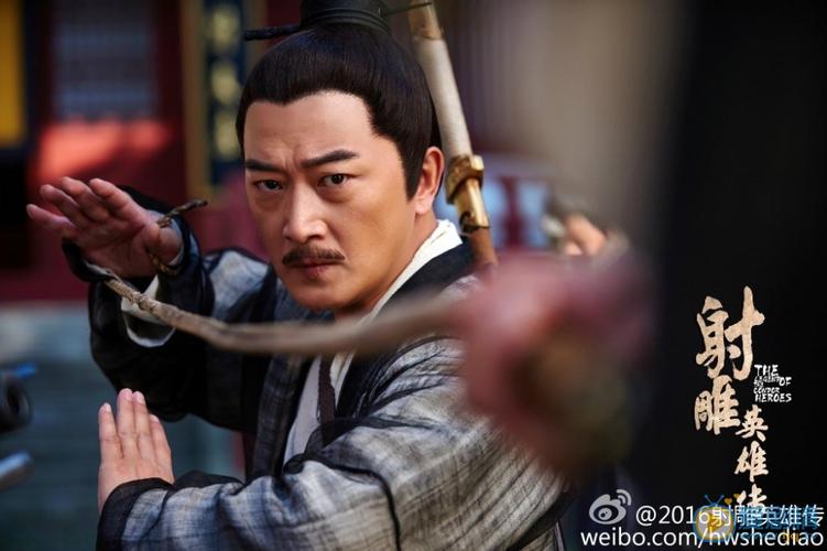 演员邵峰退圈后定居加拿大豪宅内打球吃烤羊茅台洋酒成排