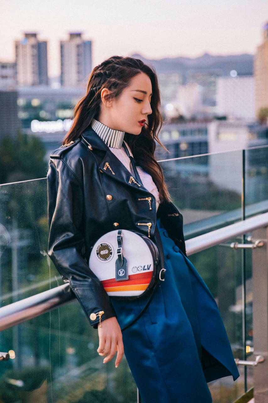 迪丽热巴,皮衣的穿搭色彩 #迪丽热巴