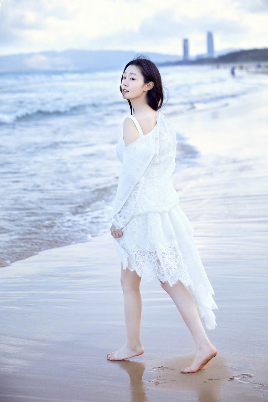 宋轶沙滩美拍,真的好美 #宋轶