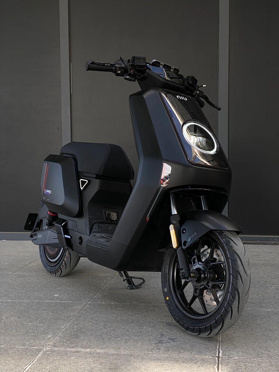 看完还买小牛nxt新国标电动车吗  我是一个对电动车很感兴趣的人,最近