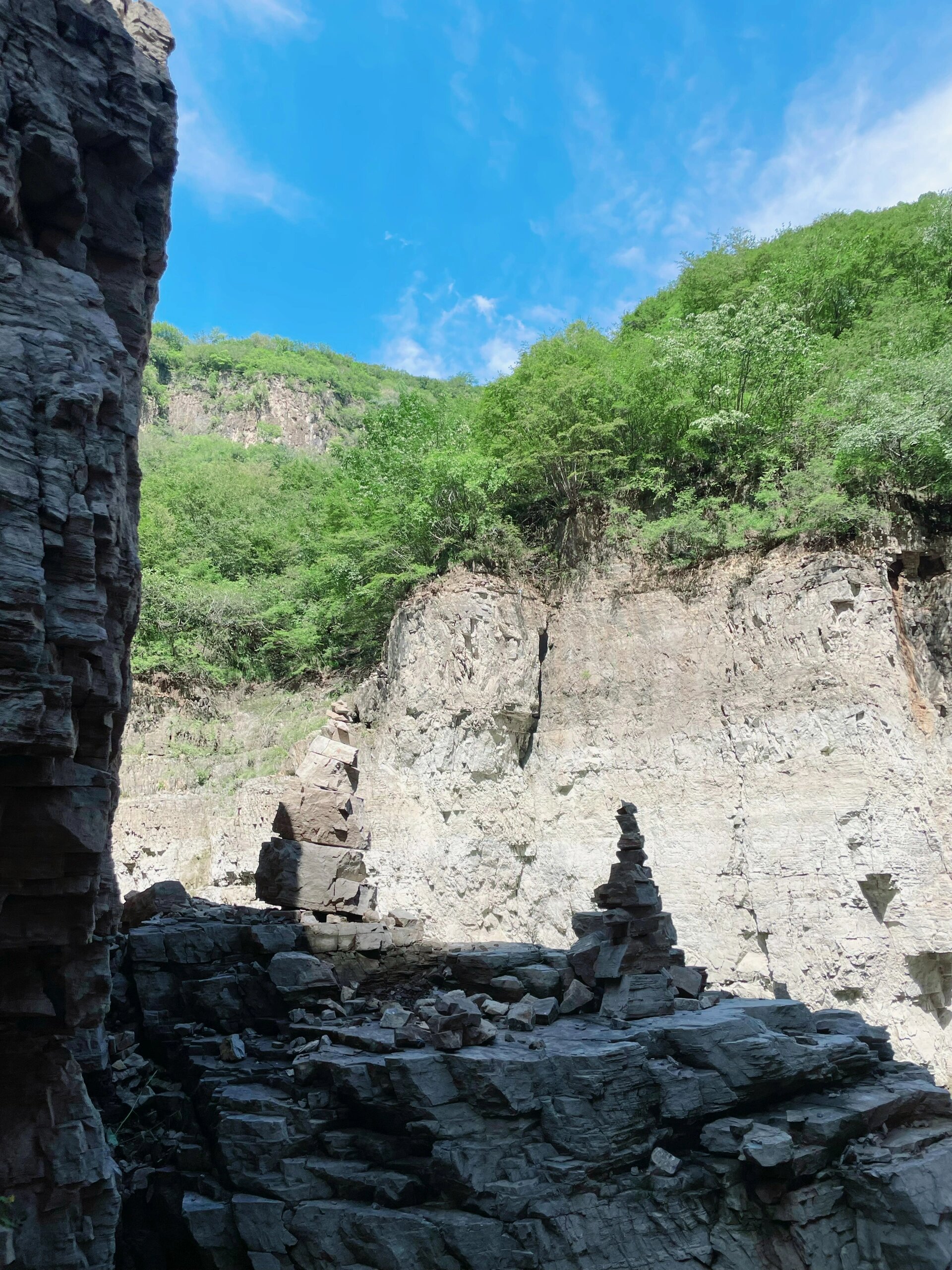 潘家口水库好玩吗  当我踏入潘家口水库的那一刻,我被眼前的美景所