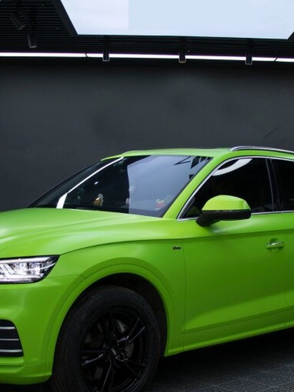 奥迪 q5 消光苹果绿  想给你的爱车换个新装吗?