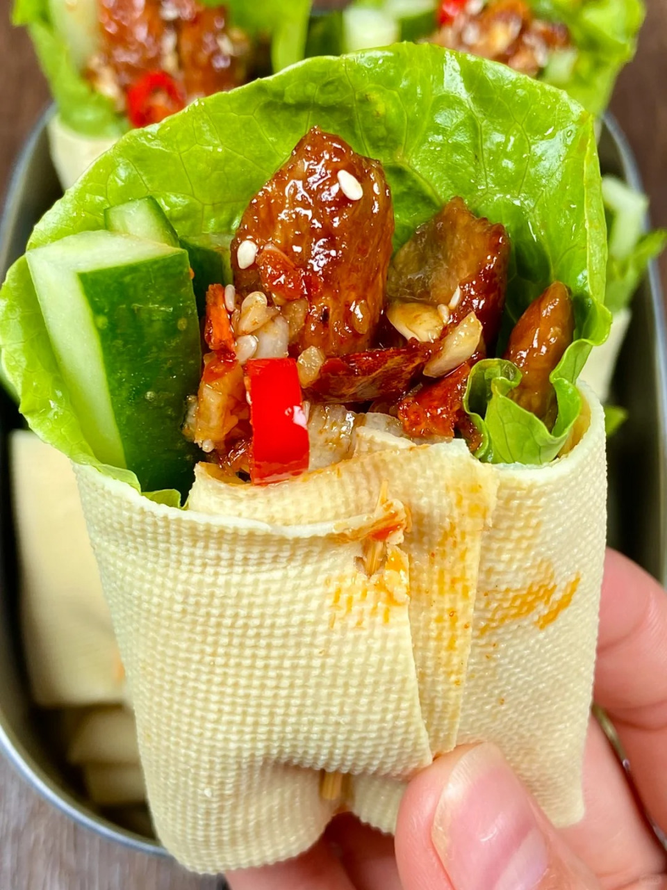 [期待]  昨天看到网友做的这个豆皮生菜鸡肉卷,真的把我香到了!