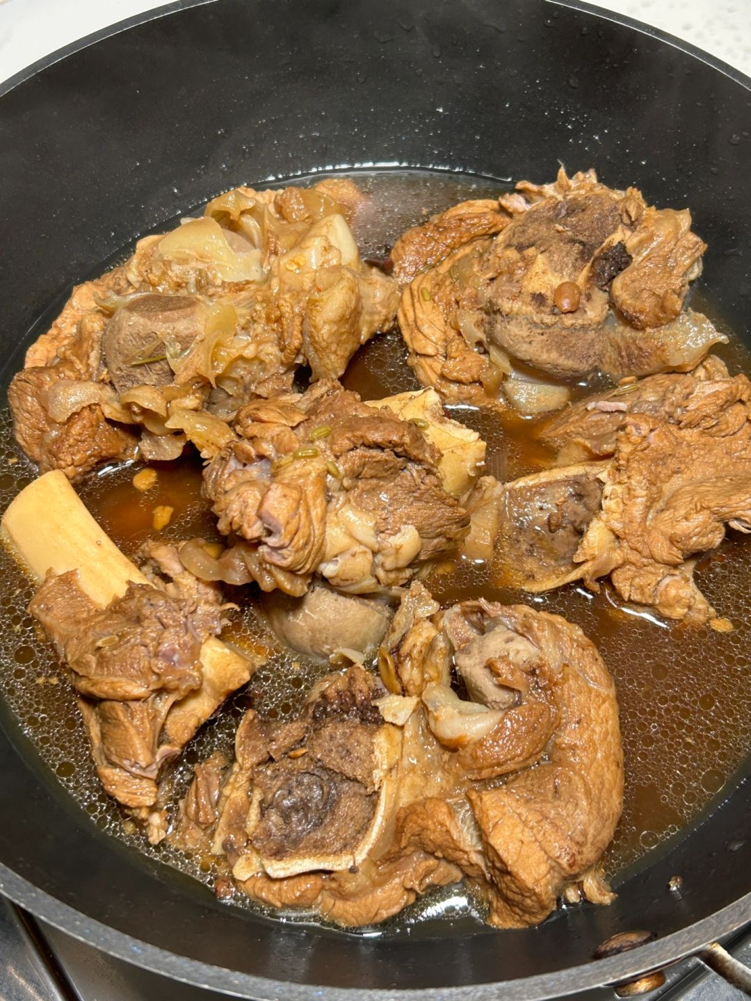 卤大棒骨,简直是美味至极!