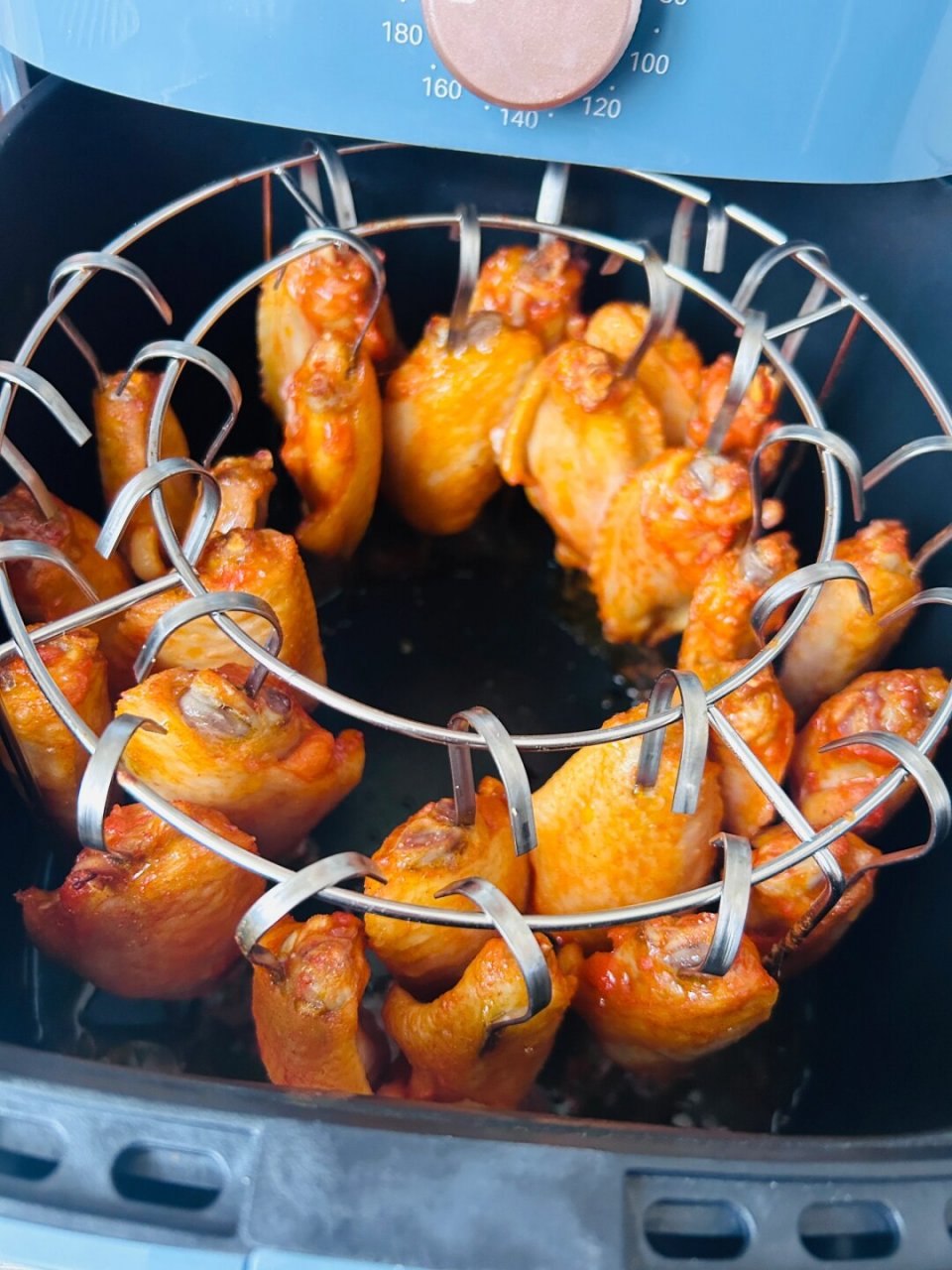 空气炸锅版吊炉烤鸡翅  懒人必备    😍空气炸锅真的是厨房神器,我