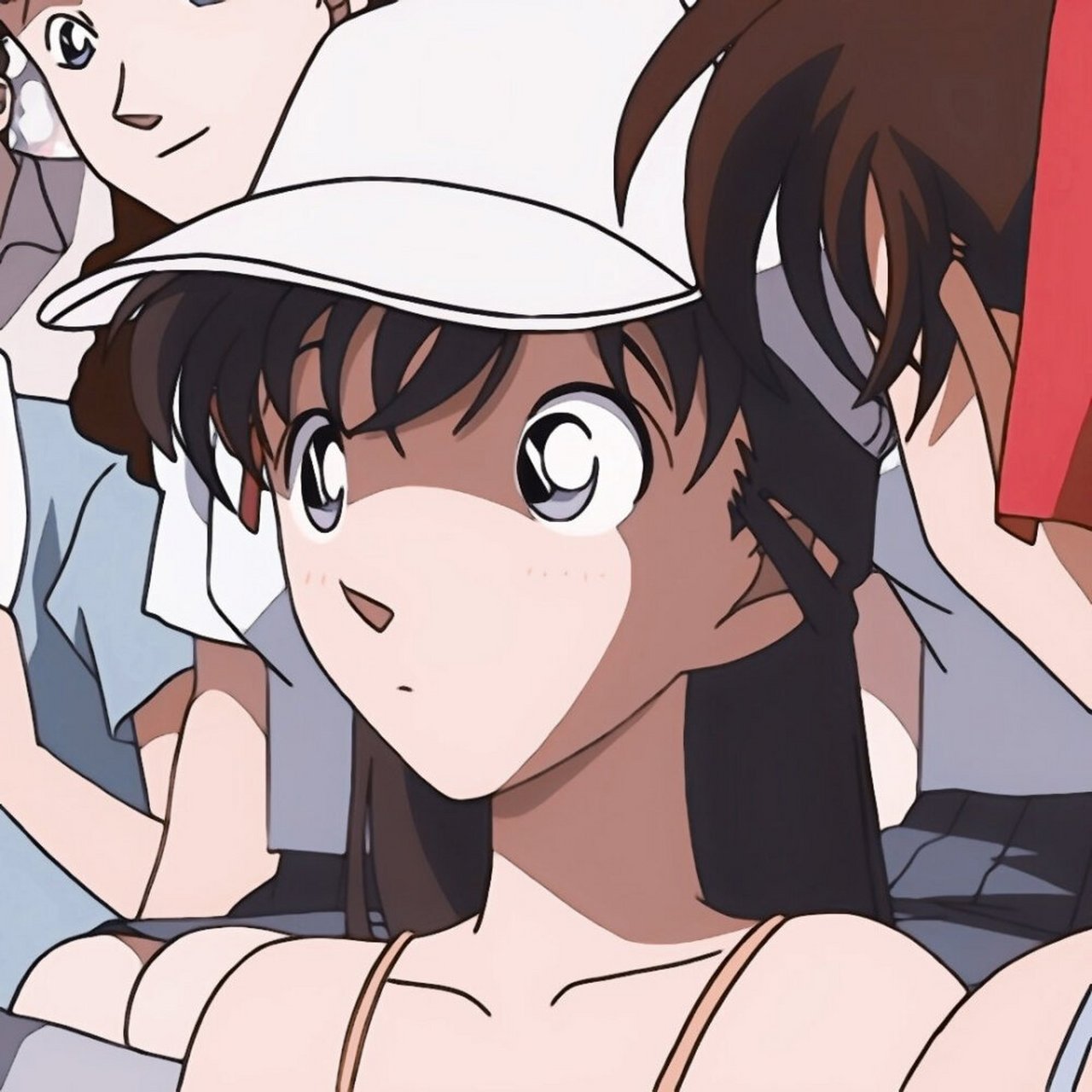 小兰能戴上帽子,就表示小兰头上的确实是头发,不是"角"了.