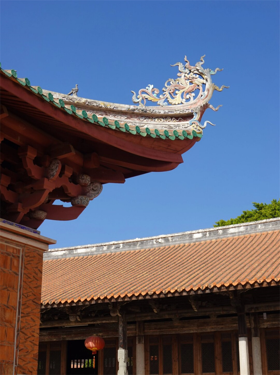 福建泉州的天后宫	  当我踏入福建泉州的天后宫,仿佛置身于一个神秘而