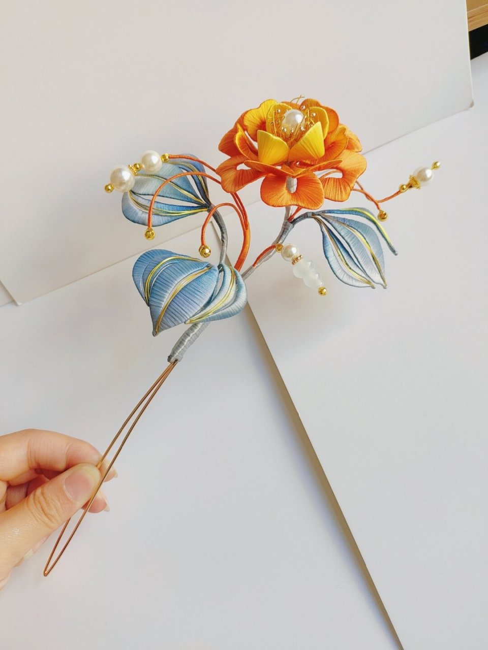 簪花手工制作  在繁忙的现代生活中,有时我们渴望一丝来自古老文化的