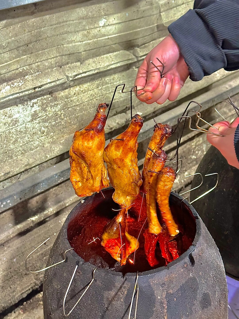 就在中山,我发现了一家超级好吃的瓦罐吊烧鸡翅店!