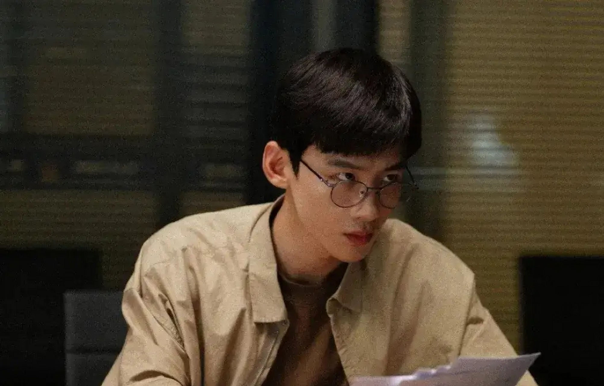 《南来北往》拍摄时,导演让白敬亭演男主,说"片酬多少随便提",没想到