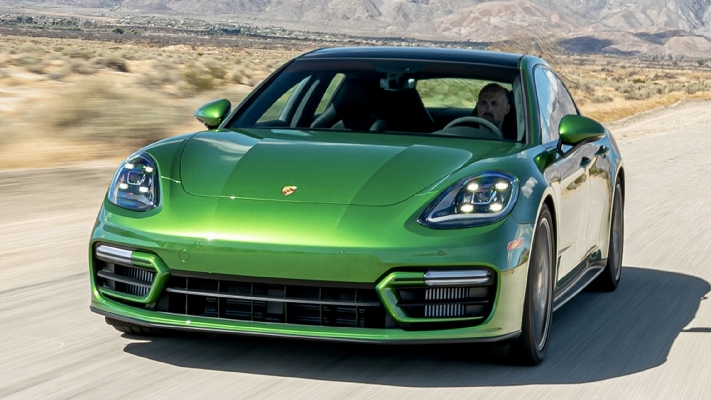 一身荧光绿,骚气十足的保时捷帕拉梅拉,这是哪个国家的车牌,颜色搭配