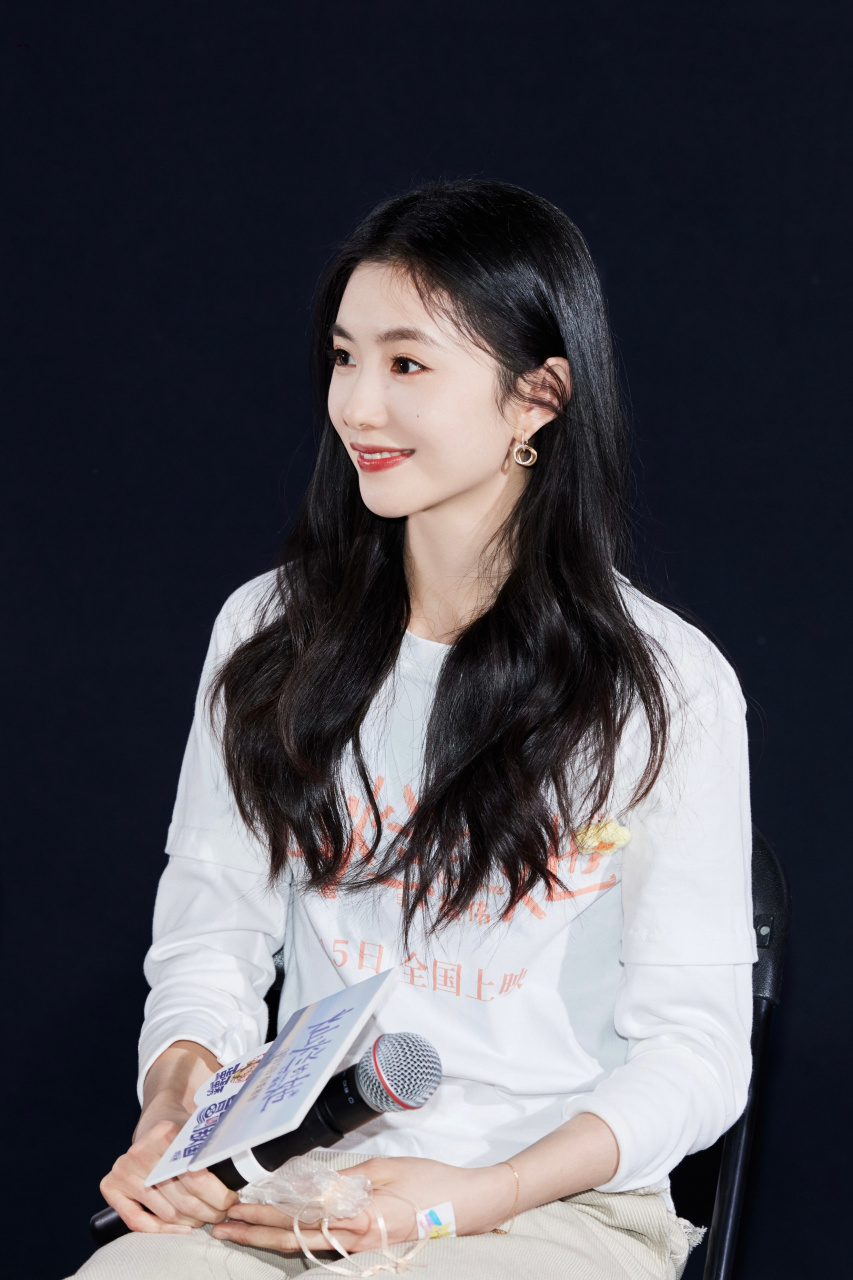 [原文:刘浩存:活动随拍展现清新.