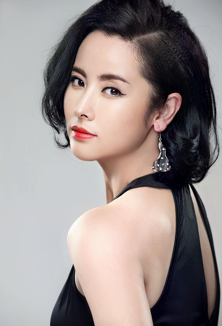 杨明娜:41岁结婚生子,44岁与演员田亮对簿公堂离婚,今现状如何