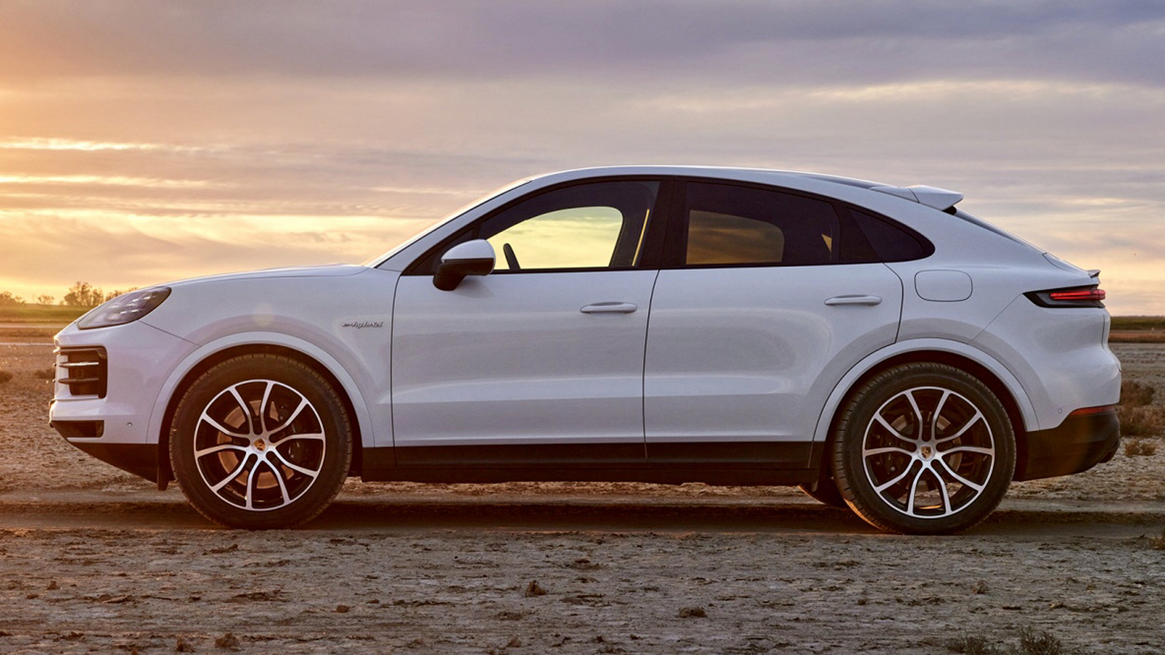 2024款保时捷卡宴,尾部大灯越来越极简风了,前脸前置中网可是相当的