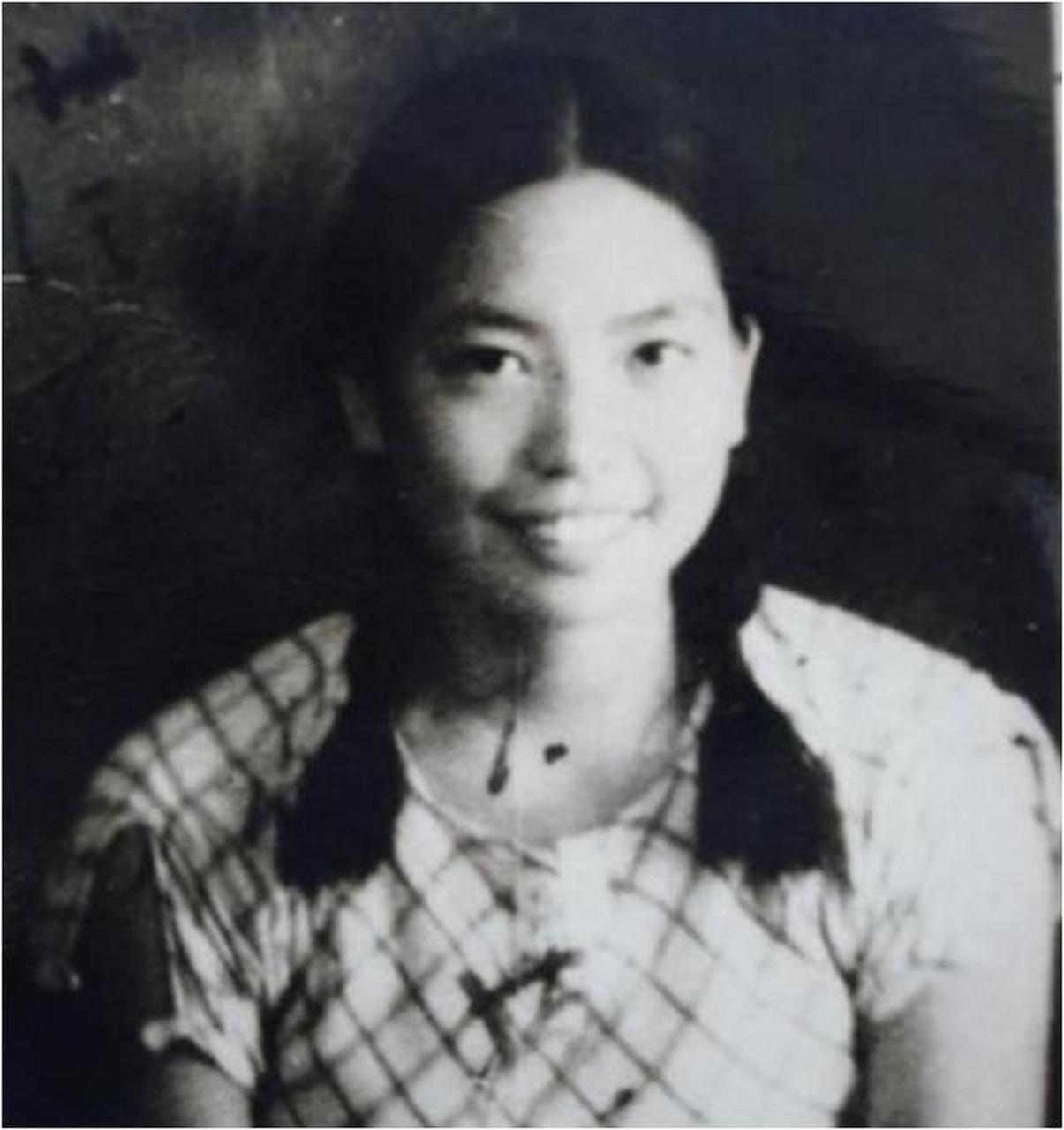 1930年代,上海沈醉与左翼才女莫耶的爱情故事波澜壮阔,身份悬殊,有缘