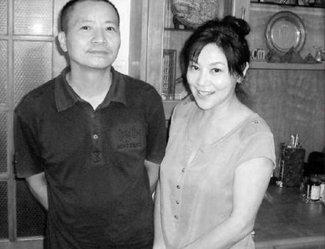 回顾苏红父母和丈夫相继去世拒绝改嫁晚年丧子的公婆老有所依