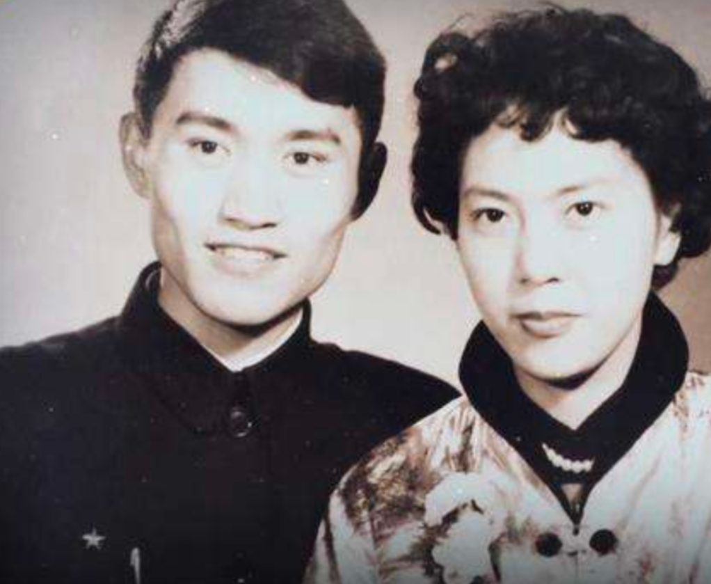 回顾牛犇的传奇人生6岁父母双亡11岁开始演戏85岁获终身成就奖