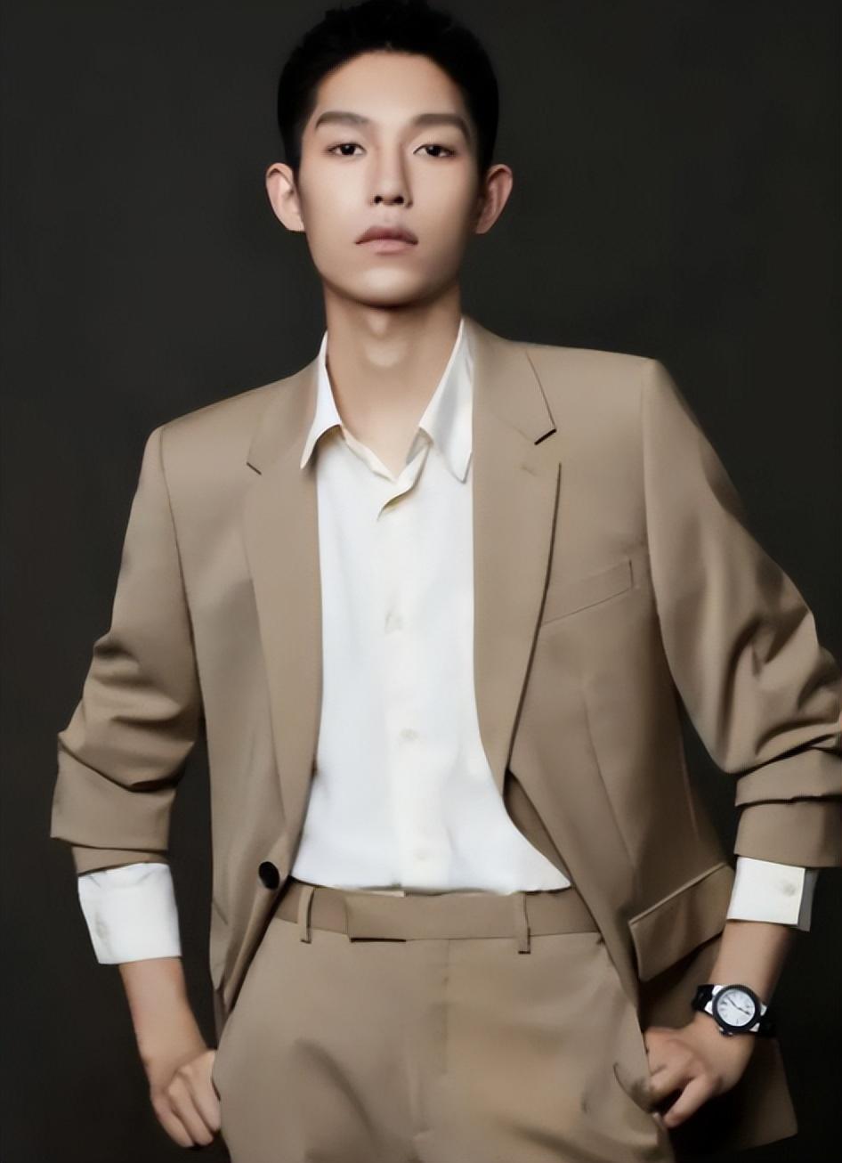 富家少爷王锵勇闯娱乐圈松弛感的背后是家庭背景的底气