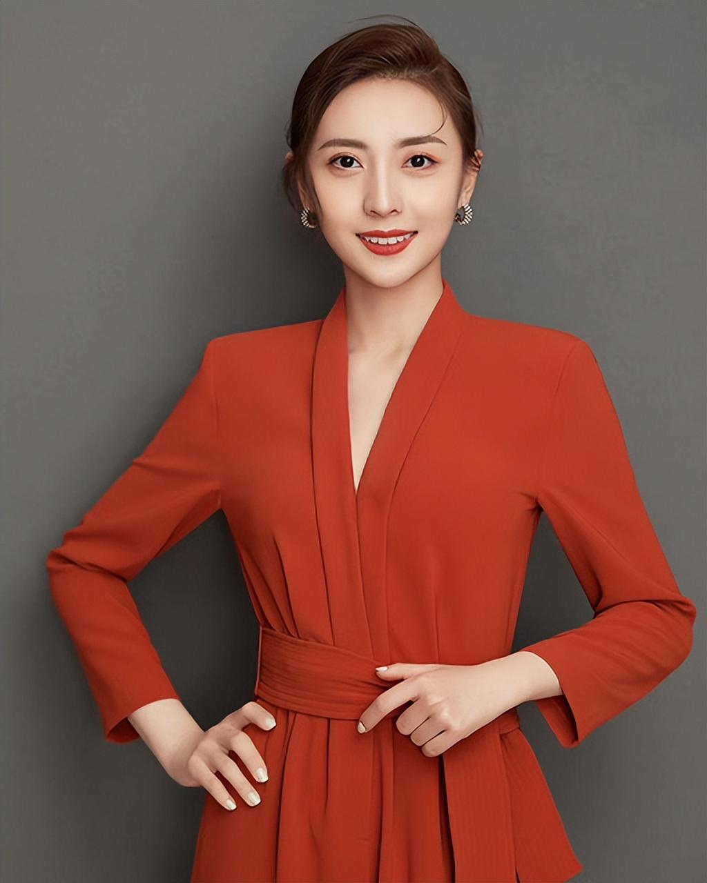 回顾张舒越从哈尔滨走出的央视美女主持人男友在雾中迷路了