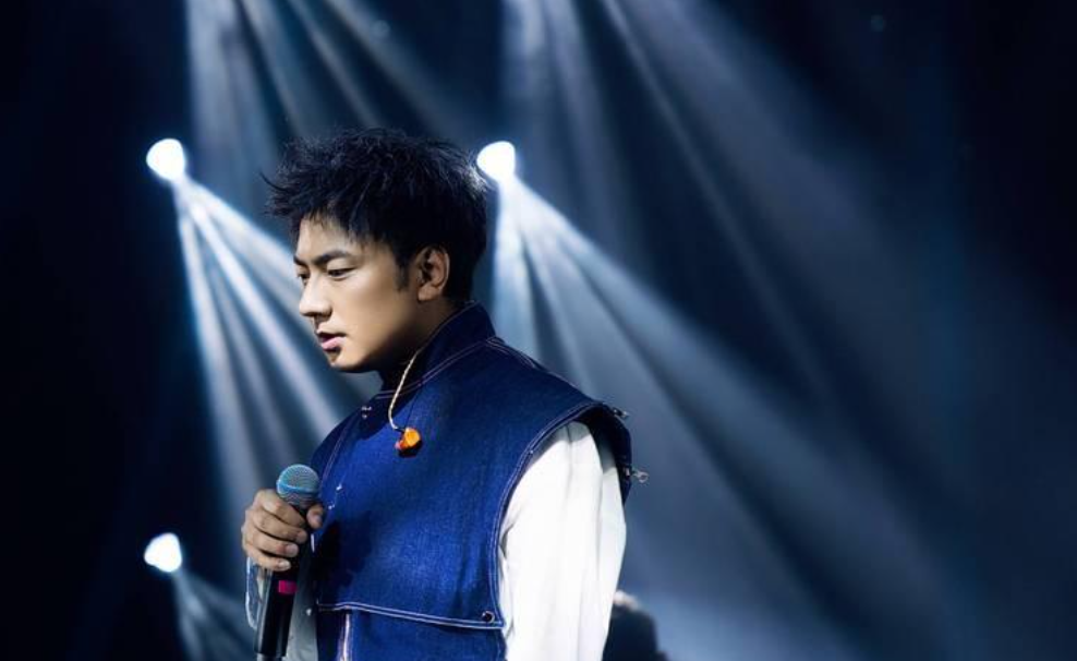 回顾海来阿木早年丧女离婚30岁登上春晚演出结束给女儿扫墓