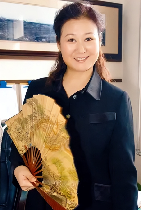 回顾黄晓娟辉煌背后有泪水痛失3位至亲儿子引领她在悲痛中坚强