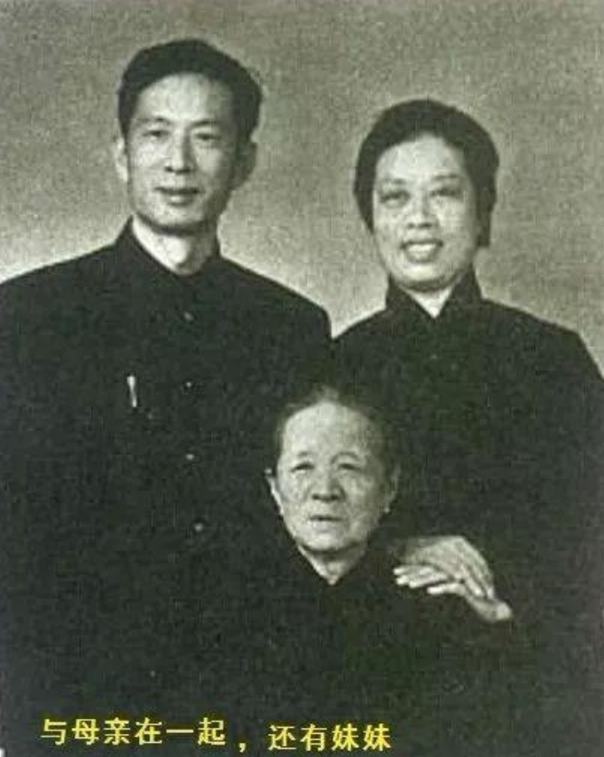 回顾高营长冯喆49岁在农场绝望自杀妻子死后不愿与他合葬