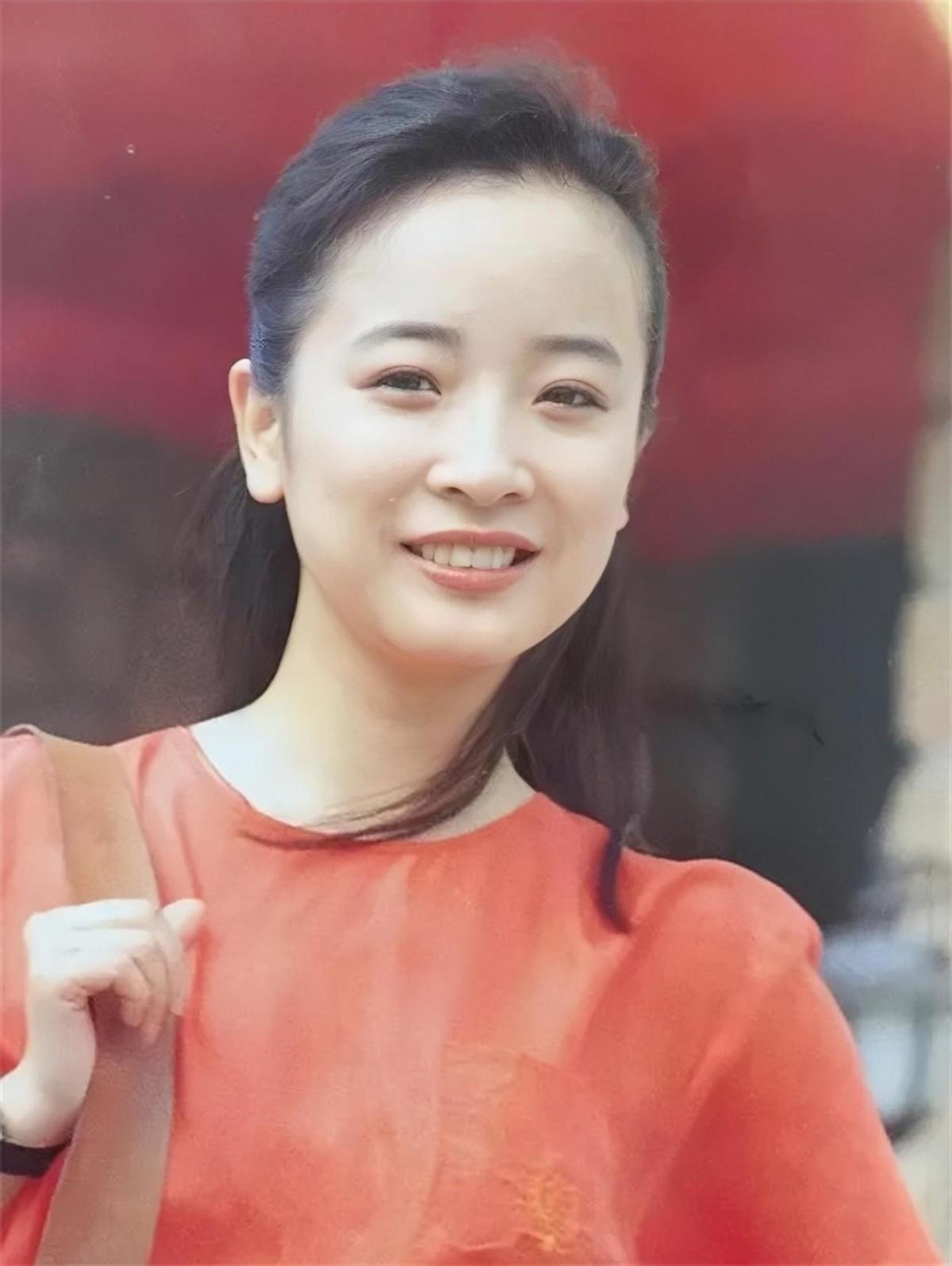 回顾导演刘惠宁娶大3岁陈小艺妻子屡传绯闻坐轮椅也不离婚