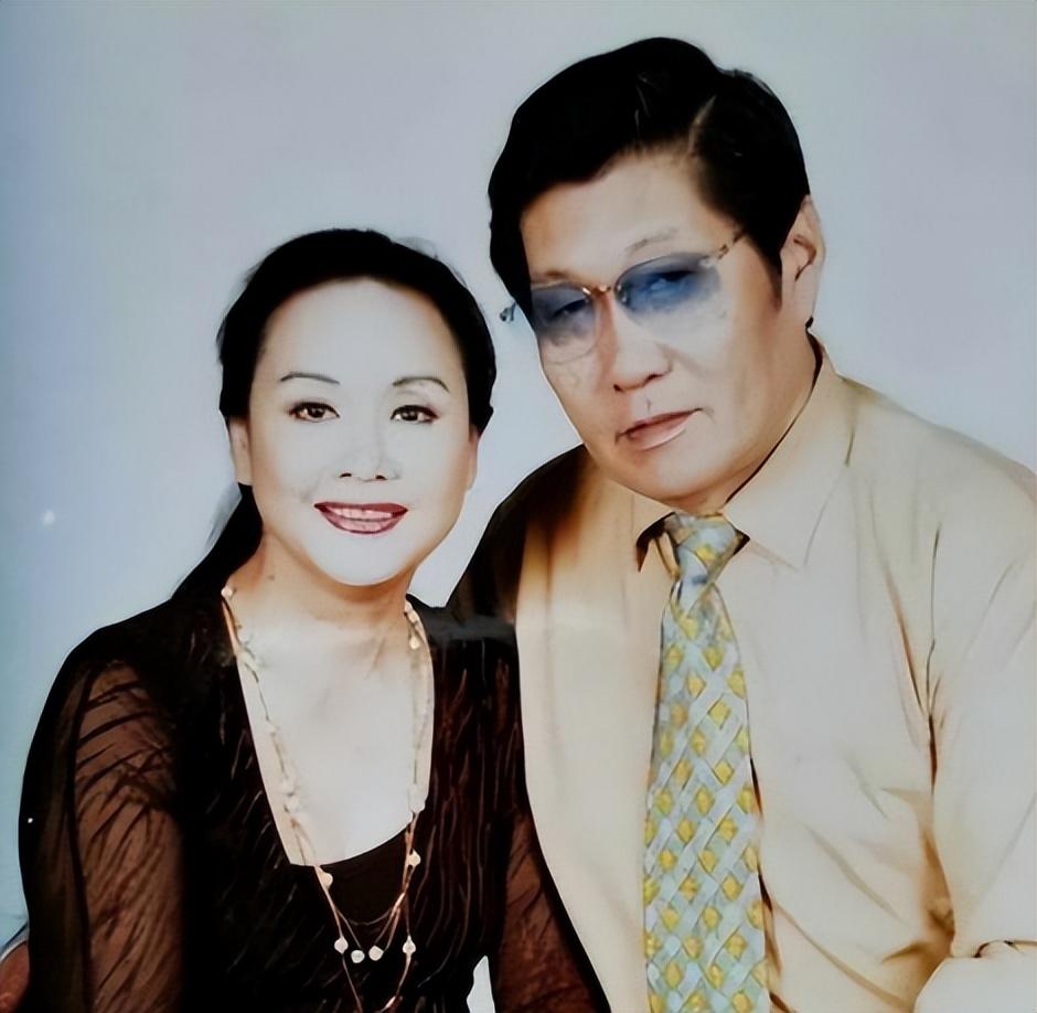 回顾李谷一错过女儿成长送别风雨相伴的丈夫风光背后有泪水