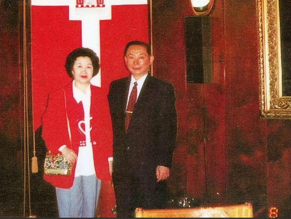 回顾梅葆玖妻子林丽源与丈夫恩爱一生有所亏欠晚年与20只猫为伴